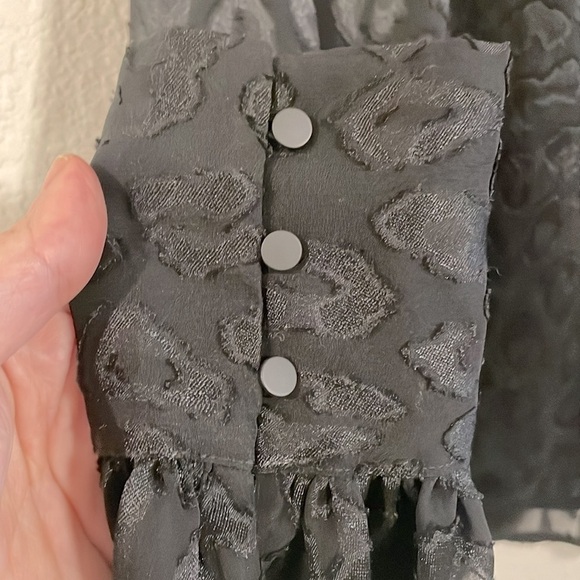 Express Women Tunic XS Black Semi Sheer Animal Print Monochrome Contemporary - Picture 10 of 16